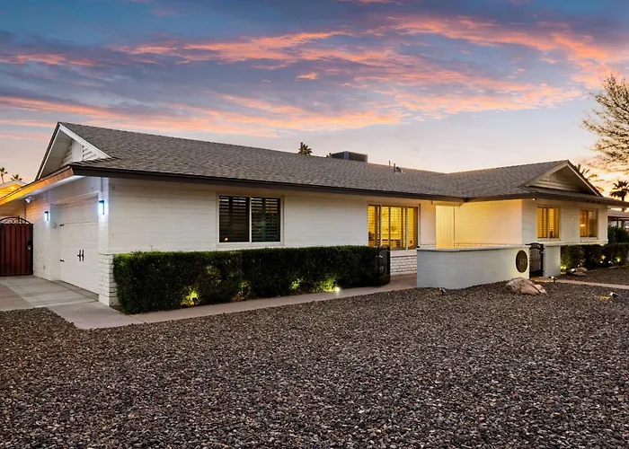 Cactus Oasis 5-br House Casitaheated & Pool *