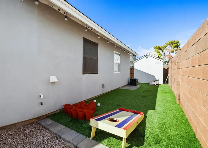 Cactus Oasis 5-br House Casitaheated & Pool *