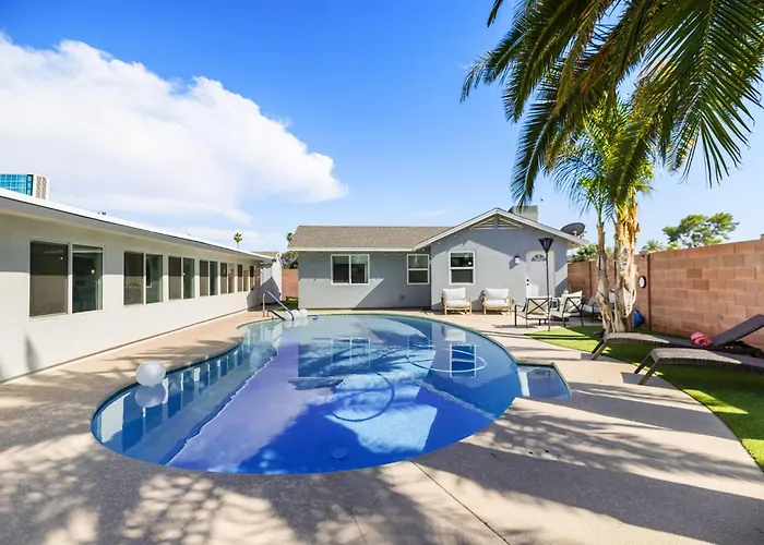 Cactus Oasis 5-br House Casitaheated & Pool Holiday home Scottsdale